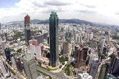 戰(zhàn)略性新興產(chǎn)業(yè)顯強(qiáng)大動力 深圳經(jīng)濟(jì)快車裝上新車頭