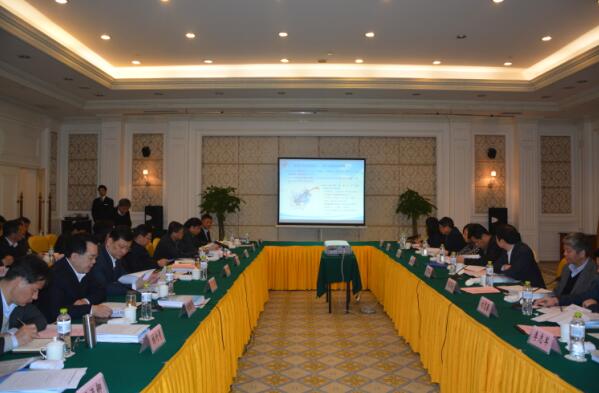 我院院長(zhǎng)隨科技部專家調(diào)研組來(lái)咸寧指導(dǎo)國(guó)家高新區(qū)創(chuàng)建工作